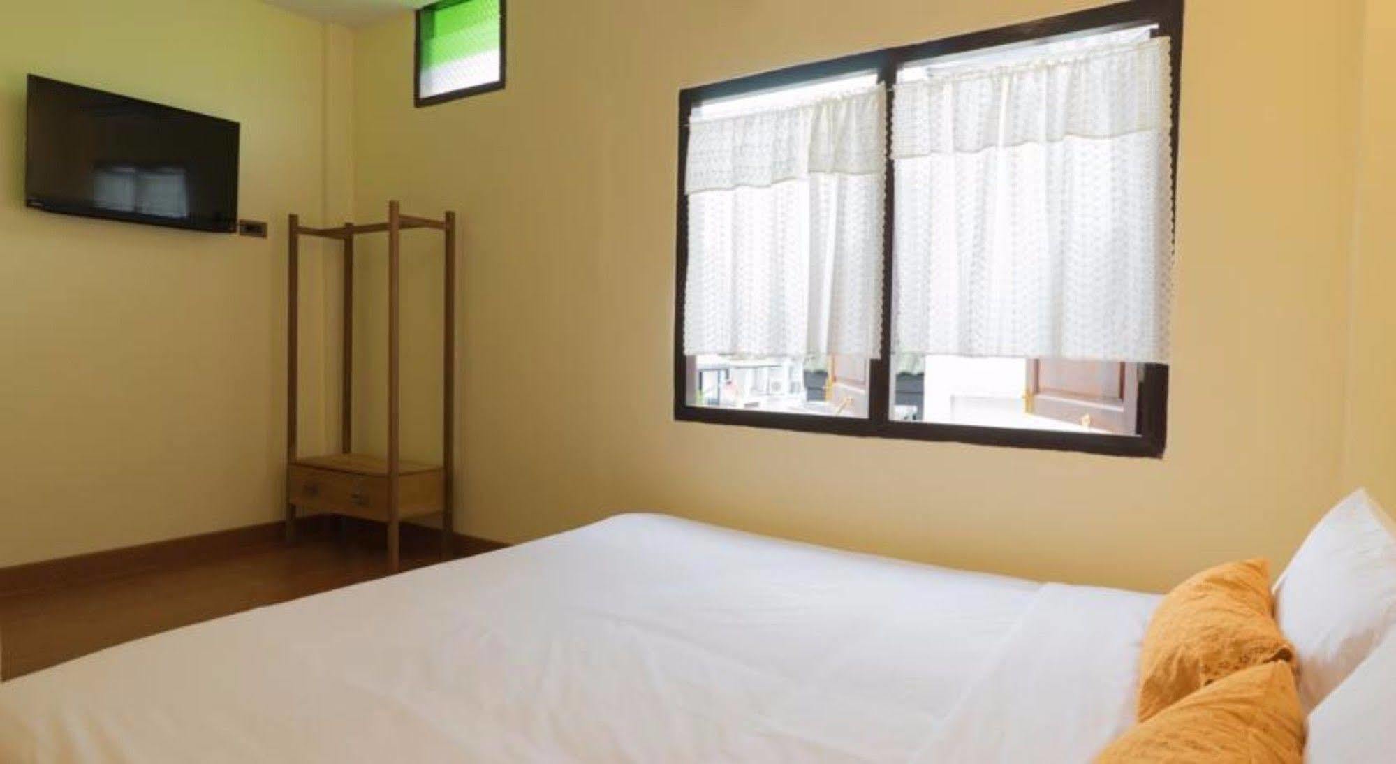 Manon Sleepeatdrink Bed & Breakfast Chiang Mai Eksteriør bilde