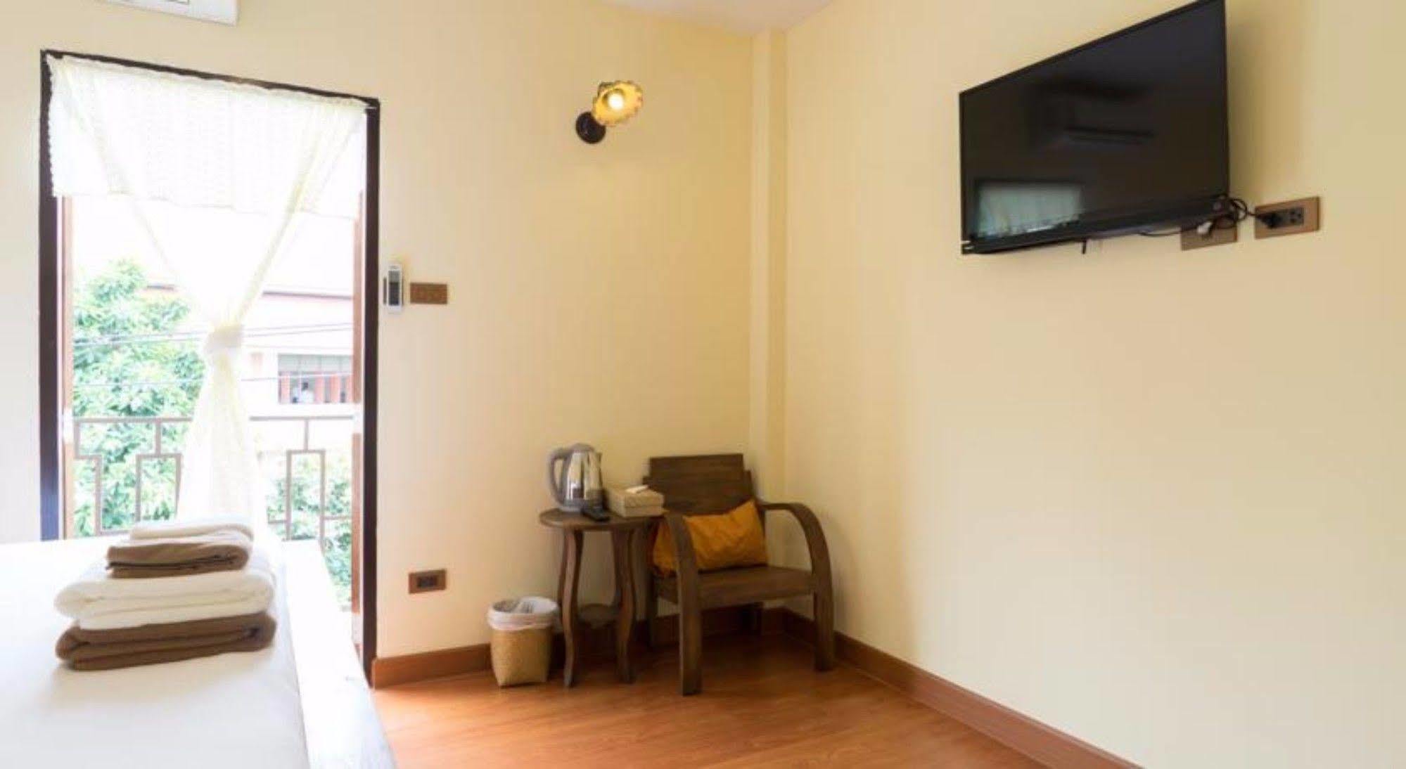 Manon Sleepeatdrink Bed & Breakfast Chiang Mai Eksteriør bilde